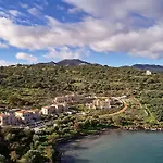 100 Rizes Seaside Hotel
