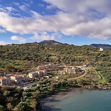 100 Rizes Seaside Hotel