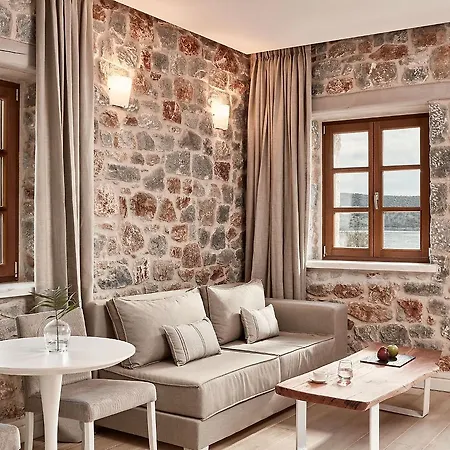 100 Rizes Seaside Hotel