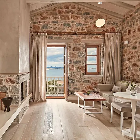 100 Rizes Seaside Hotel Gythio