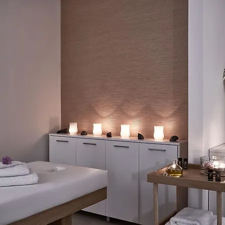 100 Rizes Seaside Hotel